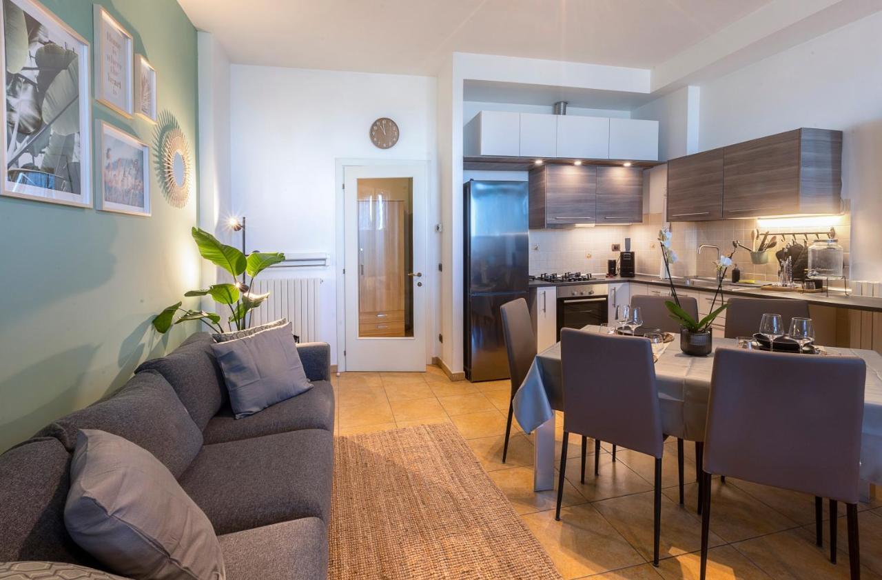 Cavour Elegante Loft In Centro Apartment Macerata Exterior photo