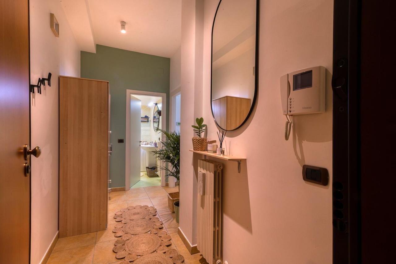 Cavour Elegante Loft In Centro Apartment Macerata Exterior photo